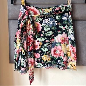 Zara - XS - Floral Mini Skirt